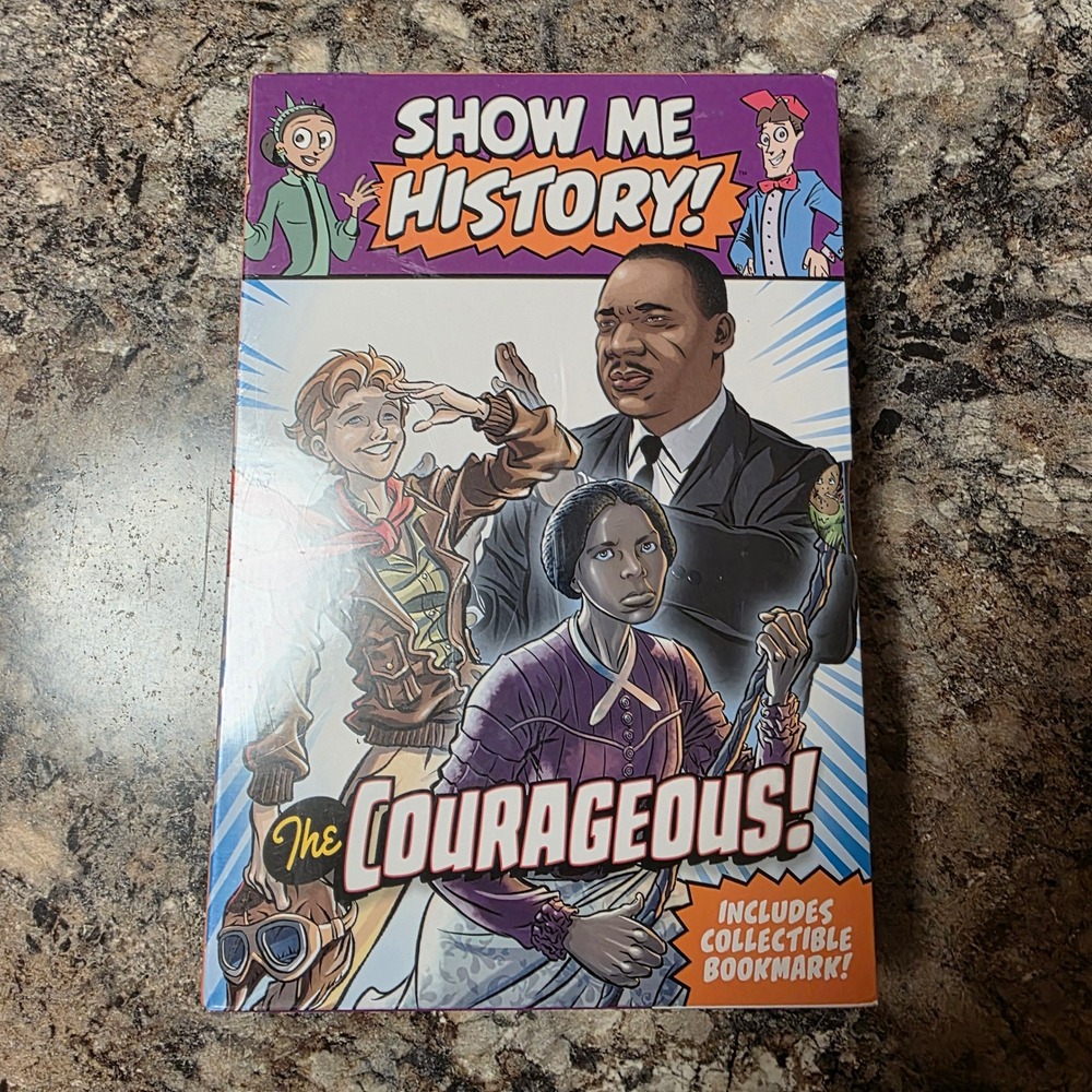 Show Me History‎ The Courageous 3 Book Graphic Novel Box Set